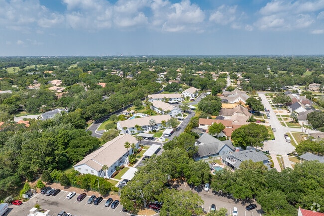 3201-3211 Landmark Dr Clearwater, FL - Landmark Place