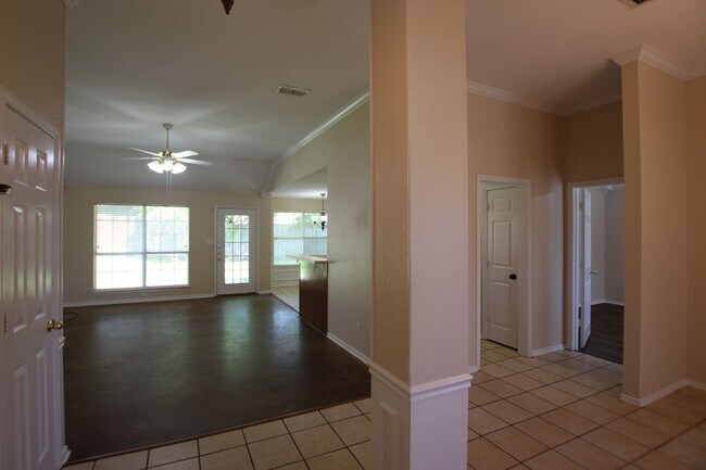 Foto del edificio - Almost Ready! 3 Bedroom 2 Bath in Whitehouse ISD!