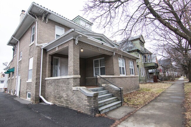 Foto del edificio - 131 Hawley St