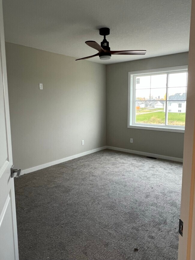 Building Photo - 5808 Overlook Lane