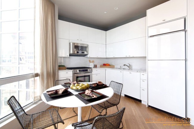 Building Photo - 525 Clinton Ave