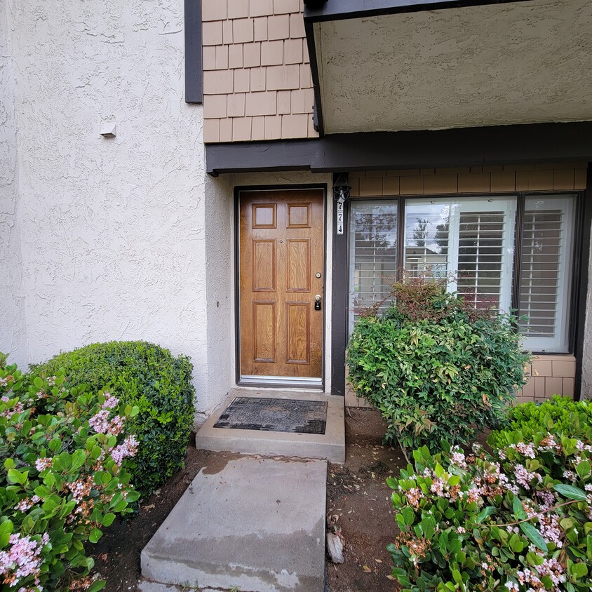 Front entry - 774 Via Sierra Nevada
