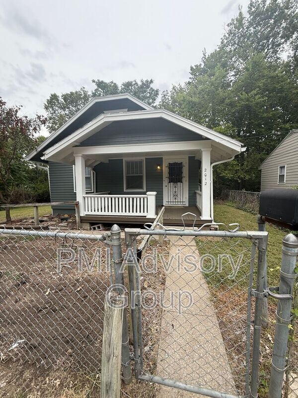 Building Photo - 2012 SW Van Buren St