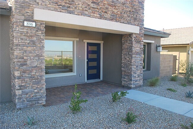 Building Photo - 896 Kings Clf Ln