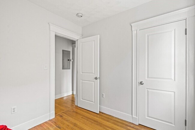 Building Photo - 88 Winthrop St