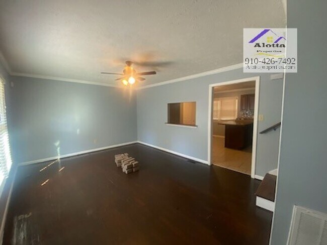 Building Photo - 6114 Regis Ct