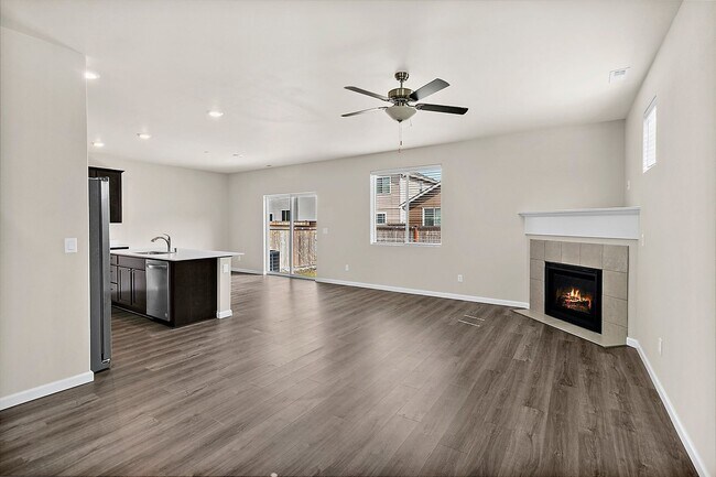 Building Photo - Spacious 5 Bedroom Home in Bremerton