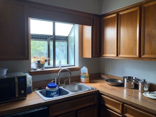 Foto del edificio - 2362 Ryan Pl