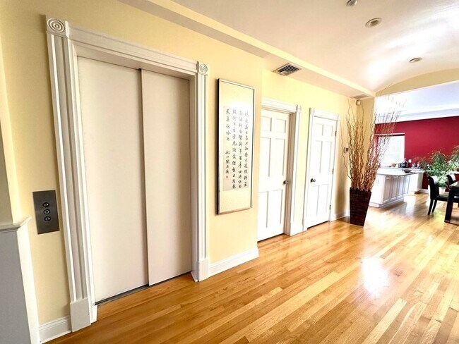 Foto del edificio - 151 Beacon St