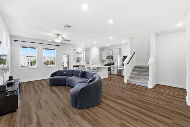 Building Photo - 7416 Travertine Spring Dr