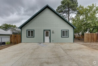 Building Photo - 114 N Willow St