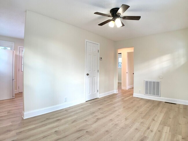 Building Photo - 845 Britton Springs Rd