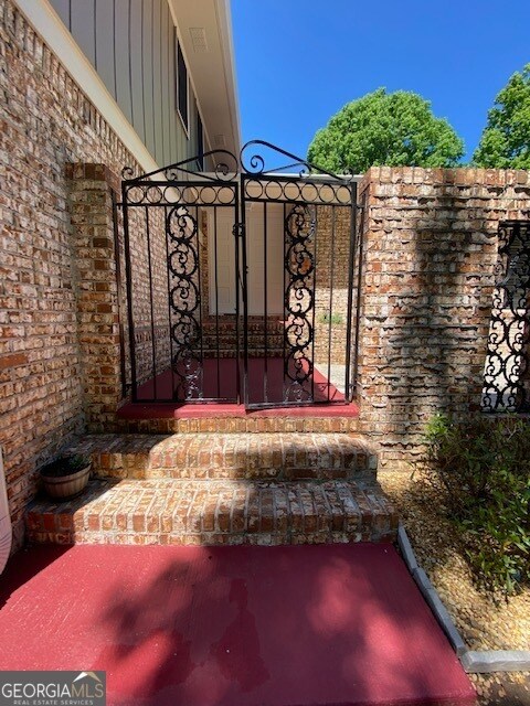 Foto del edificio - 5262 Happy Hollow Rd