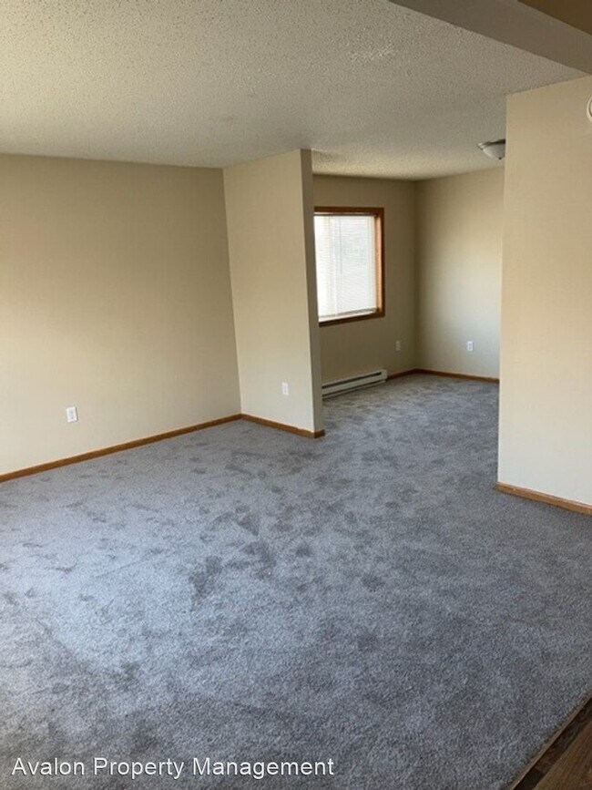 Building Photo - 6 br, 2 bath House - 2324 Queen Ave N