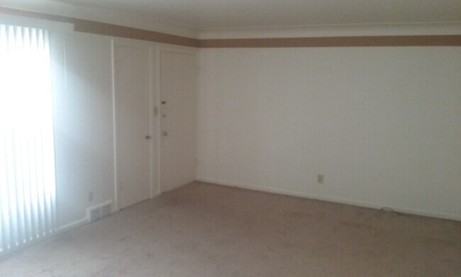 Foto del edificio - 2120 Secor Rd