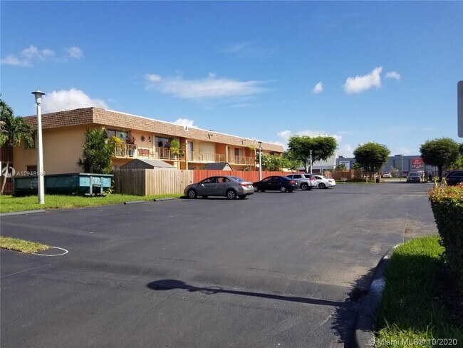 Foto del edificio - 820 SW 129th Pl