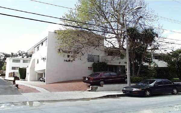 Foto del edificio - 14934 Dickens St