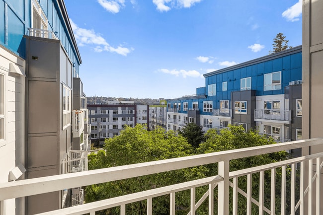 Building Photo - Dexter Lake Union