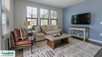 Building Photo - 6850 Foxtail Palm Wy