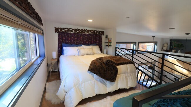 Foto del edificio - ! Bed 1 Bath Tiny Home