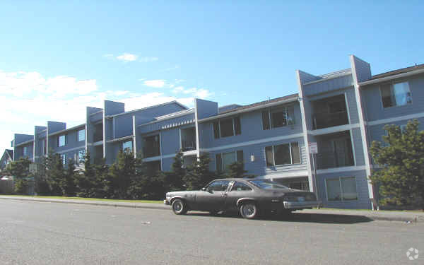 Building Photo - Mt Baker View Condos