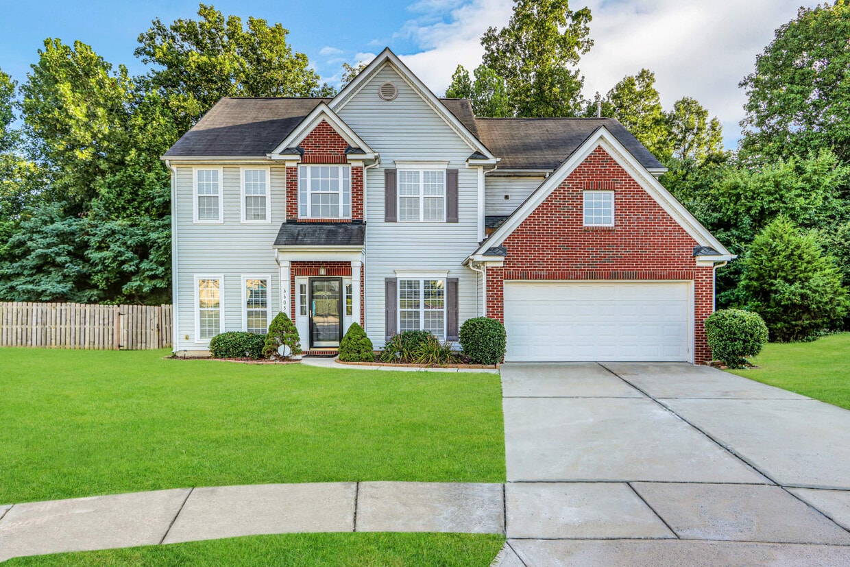 6605 Pattonsburg Dr House Rental in Charlotte, NC