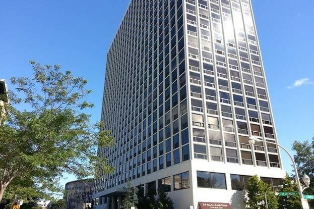 Primary Photo - 4343 N Clarendon Ave