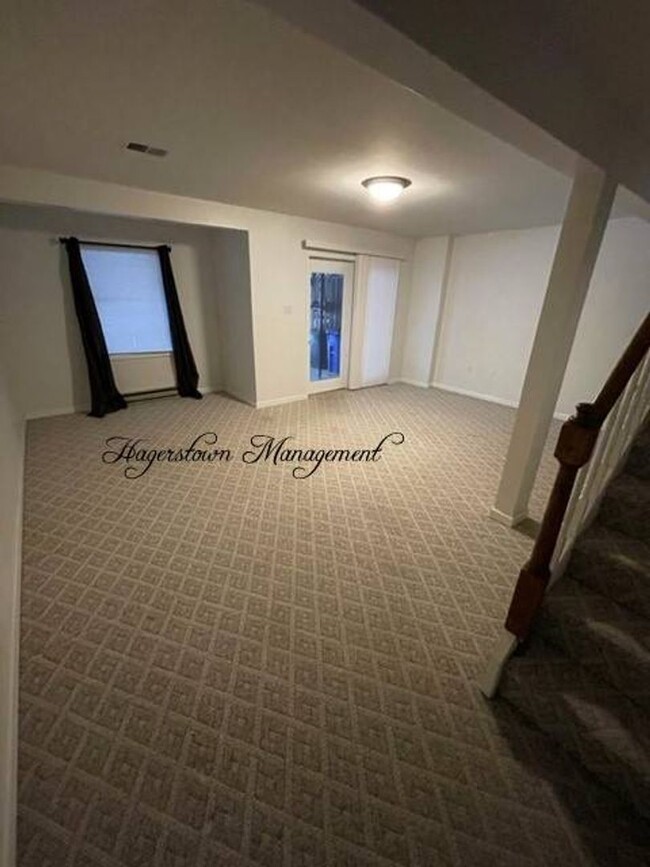 Building Photo - Northgate Townhouse - $1,600.00 includes H...