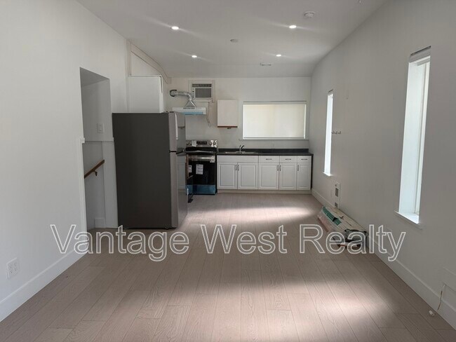 Photo du bâtiment - 907 Sutherland Ave