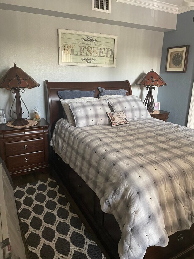 Foto principal - 3702 Victoria Dr