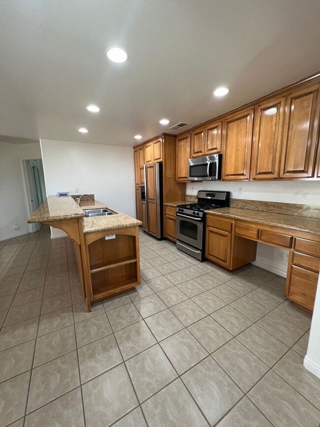 Building Photo - Charming 2 bedroom in Mockingbird Canyon!