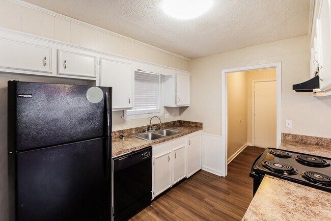 Foto del edificio - 1626 Edgewood Pl