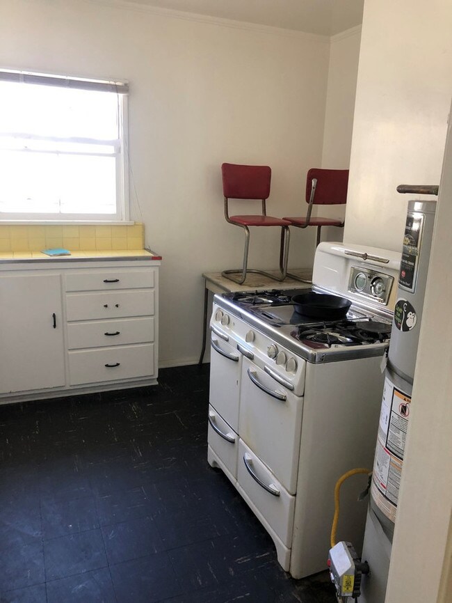 Foto del edificio - CUTE Los Feliz Studio! *ONE MONTH FREE*