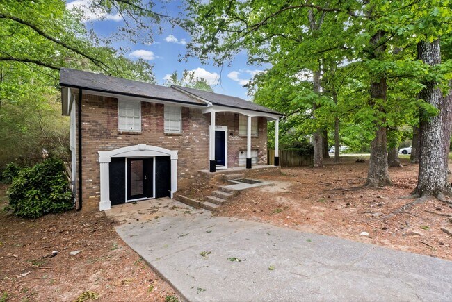 Foto del edificio - 3100 Fern Valley Dr SW