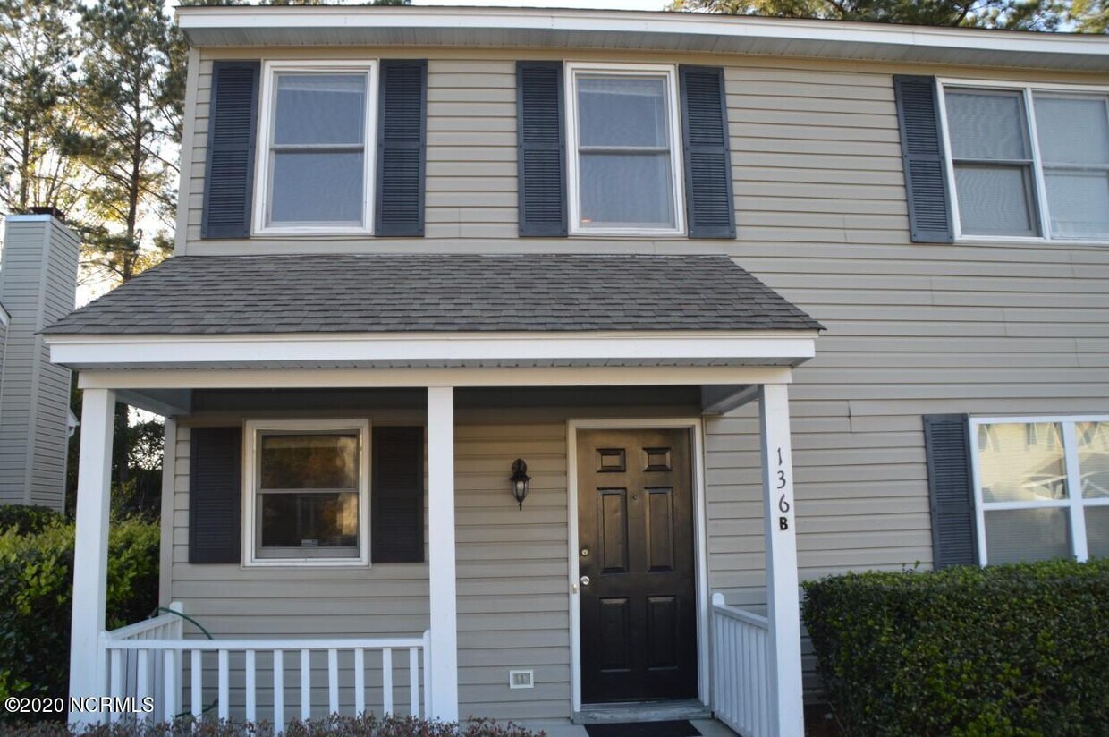 Primary Photo - 136 Lullwater Dr
