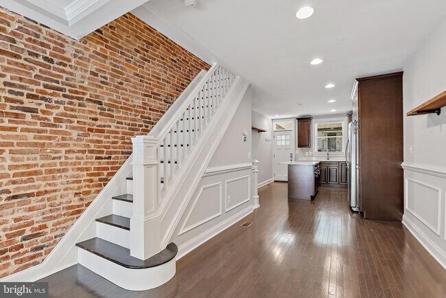 Foto del edificio - 212 S Robinson St