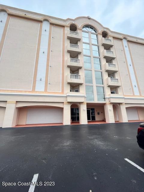 Building Photo - 735 N Hwy A1A