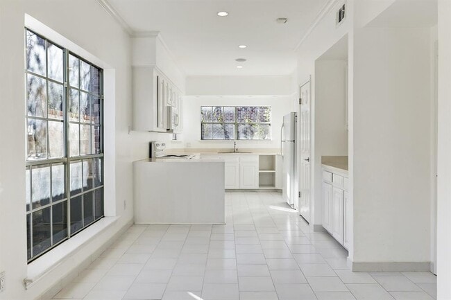 Building Photo - 2129 Bering Dr