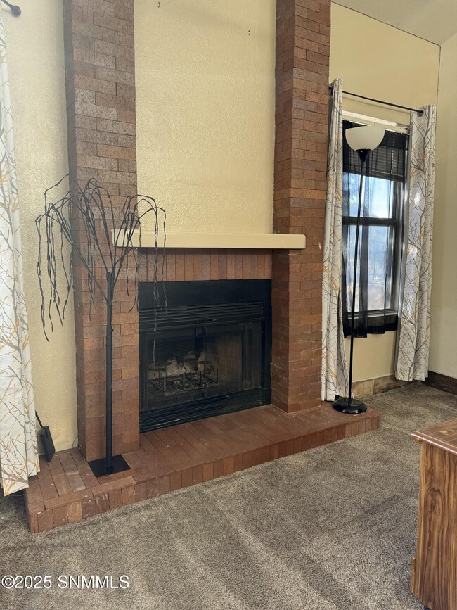 Foto del edificio - 3234 Highridge St