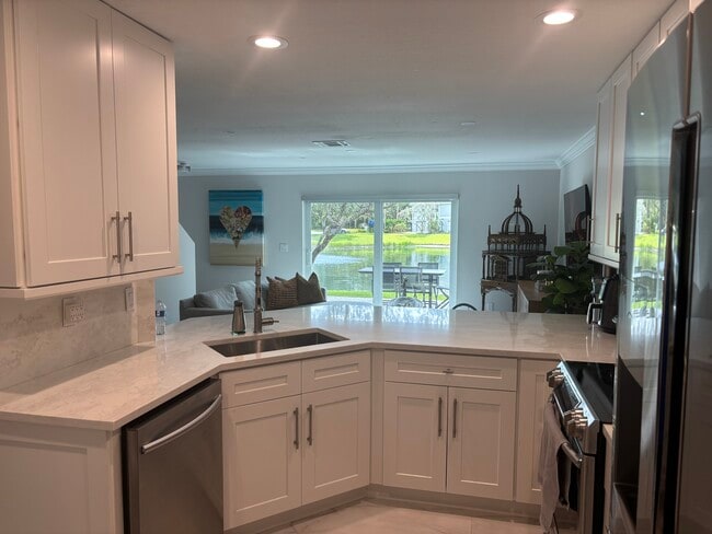 Building Photo - 16207 Sierra Palms Dr