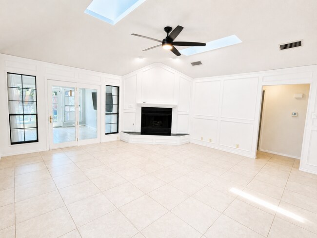 Foto del edificio - 3529 Cedar Ridge Ln