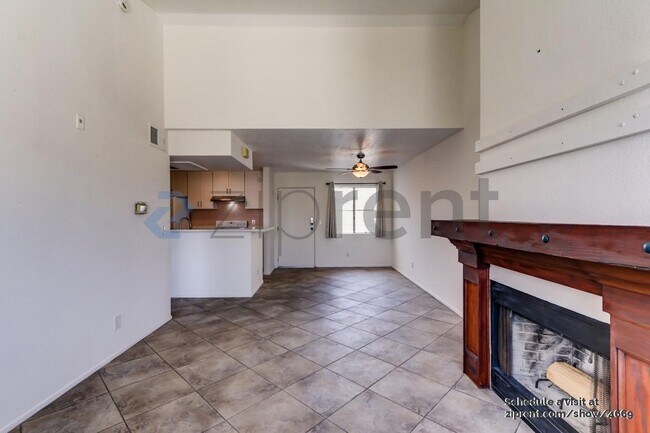 Foto del edificio - 15000 Downey Ave