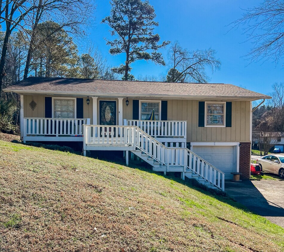 Photo - 178 Westwood Cir (Ringgold, GA)
