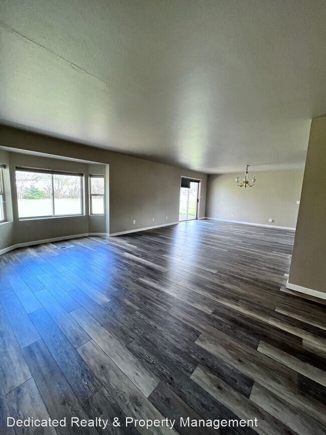 Foto del edificio - 4 br, 3.5 bath House - 1191 E Selah Rd