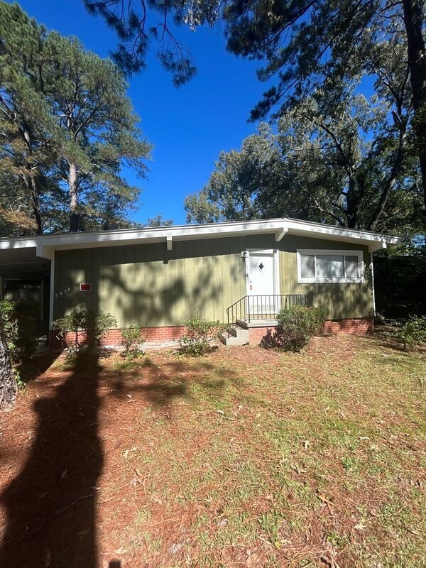 Building Photo - 1618 Kentwood Dr