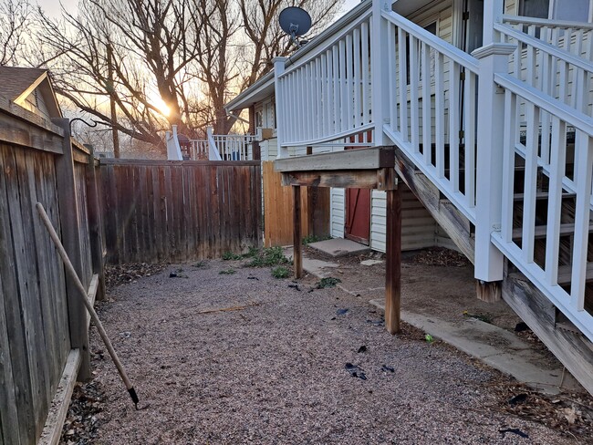 yard - 1072 6th Street Ct