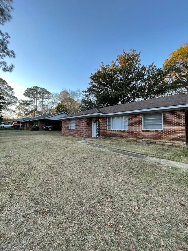 Foto del edificio - 3551 Cottonwood Dr