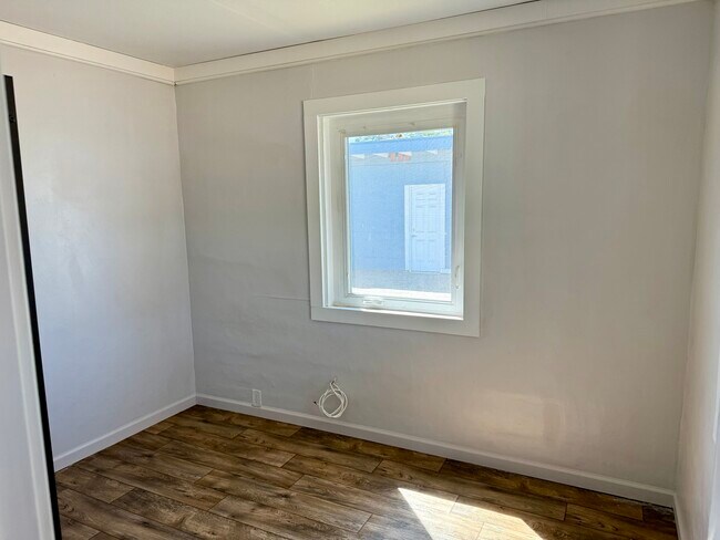Foto del edificio - 2650 Tyler Ave