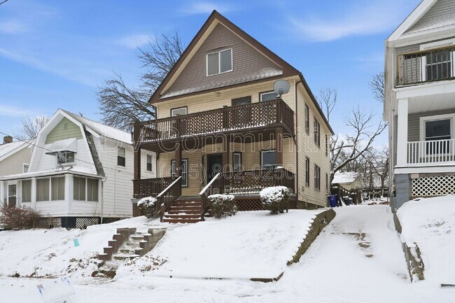 Foto del edificio - 10705 Fidelity Ave