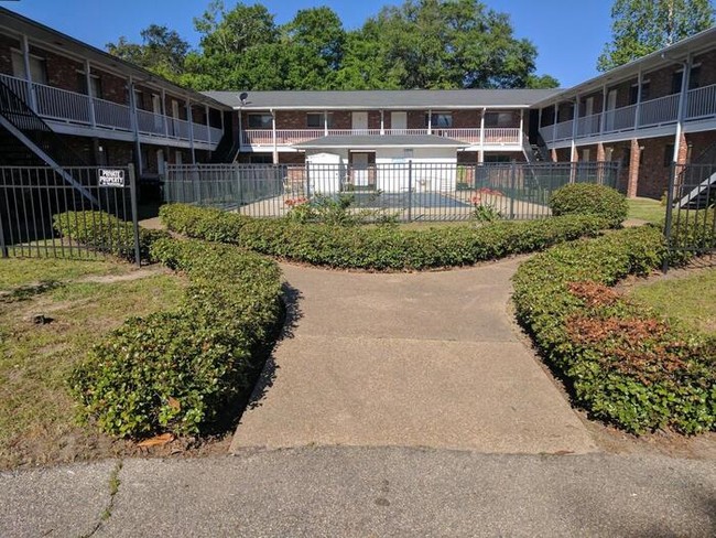 Building Photo - Beach Club Apartments